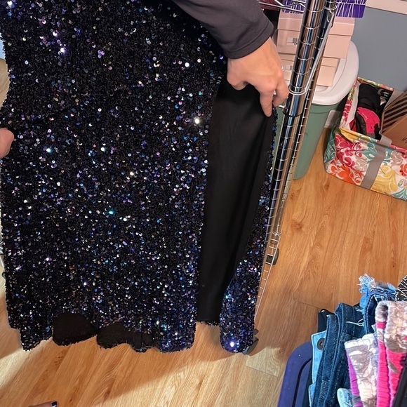 Beautiful blue and purple sequence prom dress. Doesn’t have a tag, size 6 - Picture 2 of 4